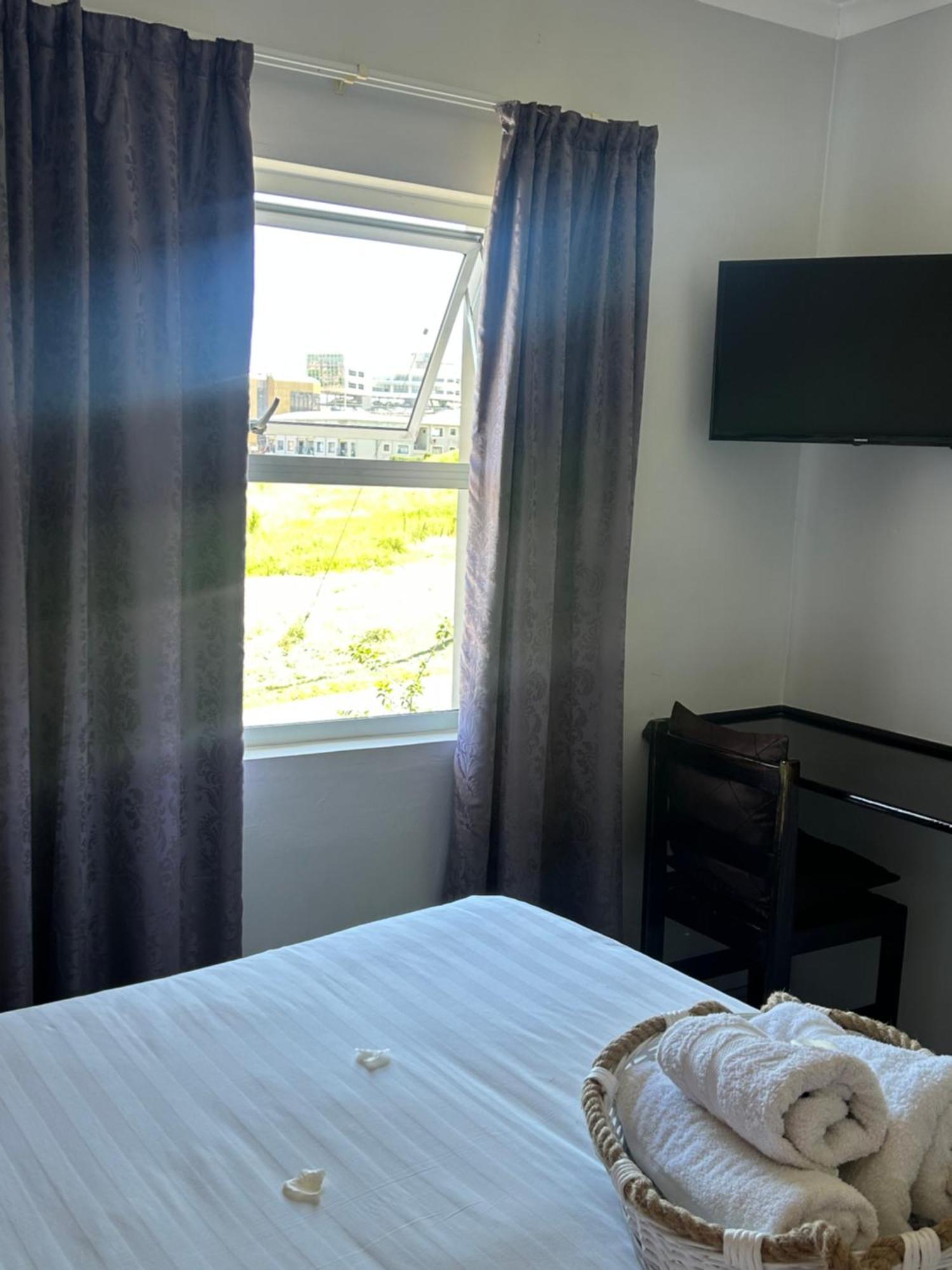 Skyfly Bed & Breakfast Manzini Ngoại thất bức ảnh