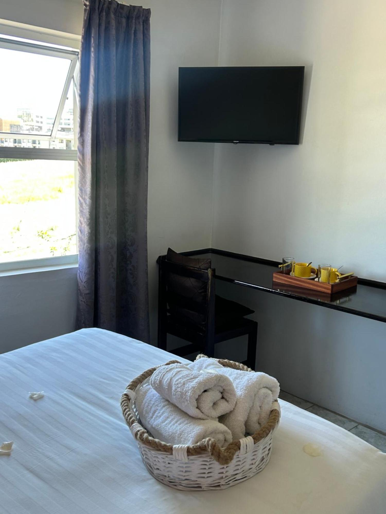 Skyfly Bed & Breakfast Manzini Ngoại thất bức ảnh