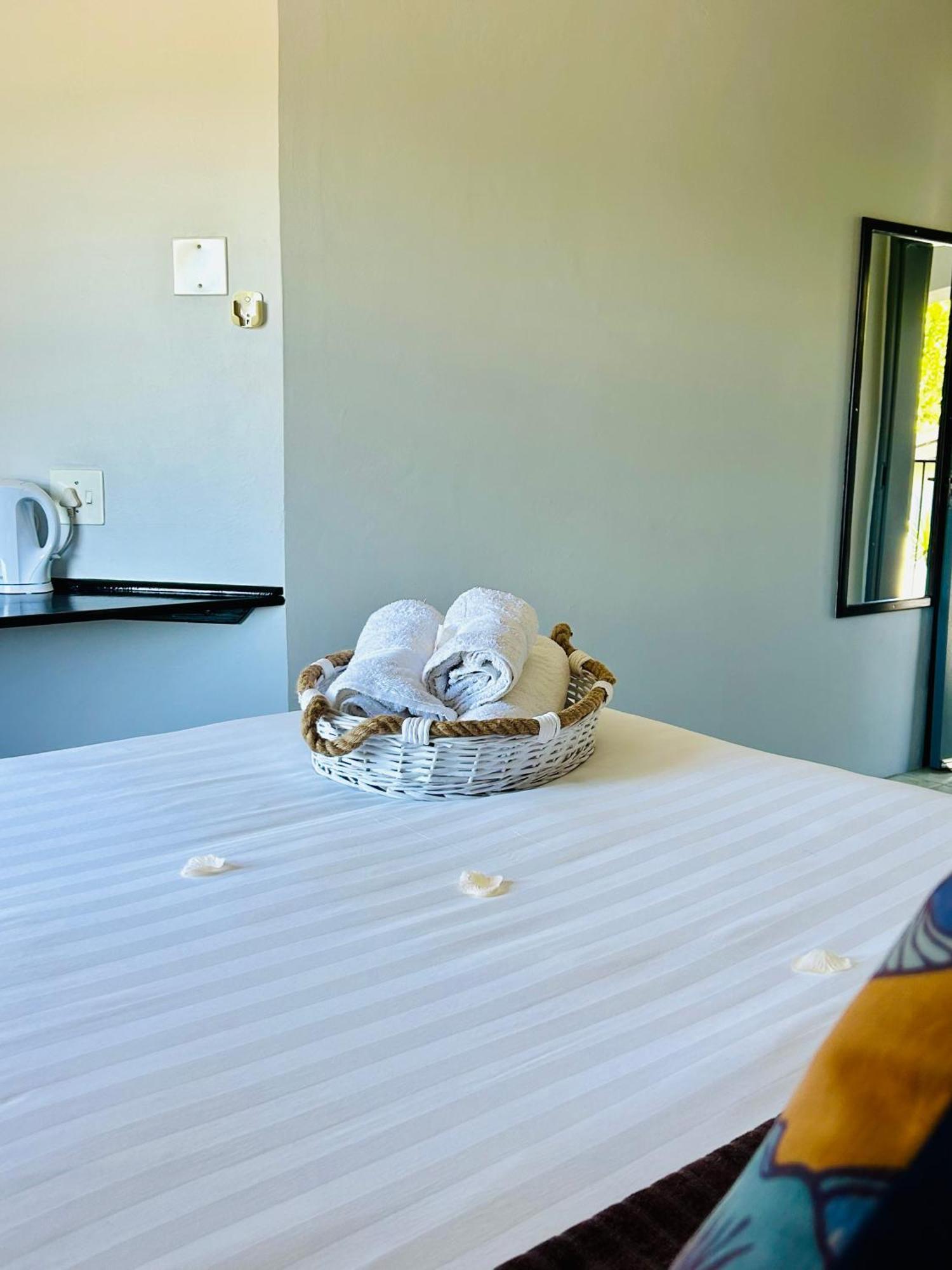 Skyfly Bed & Breakfast Manzini Ngoại thất bức ảnh