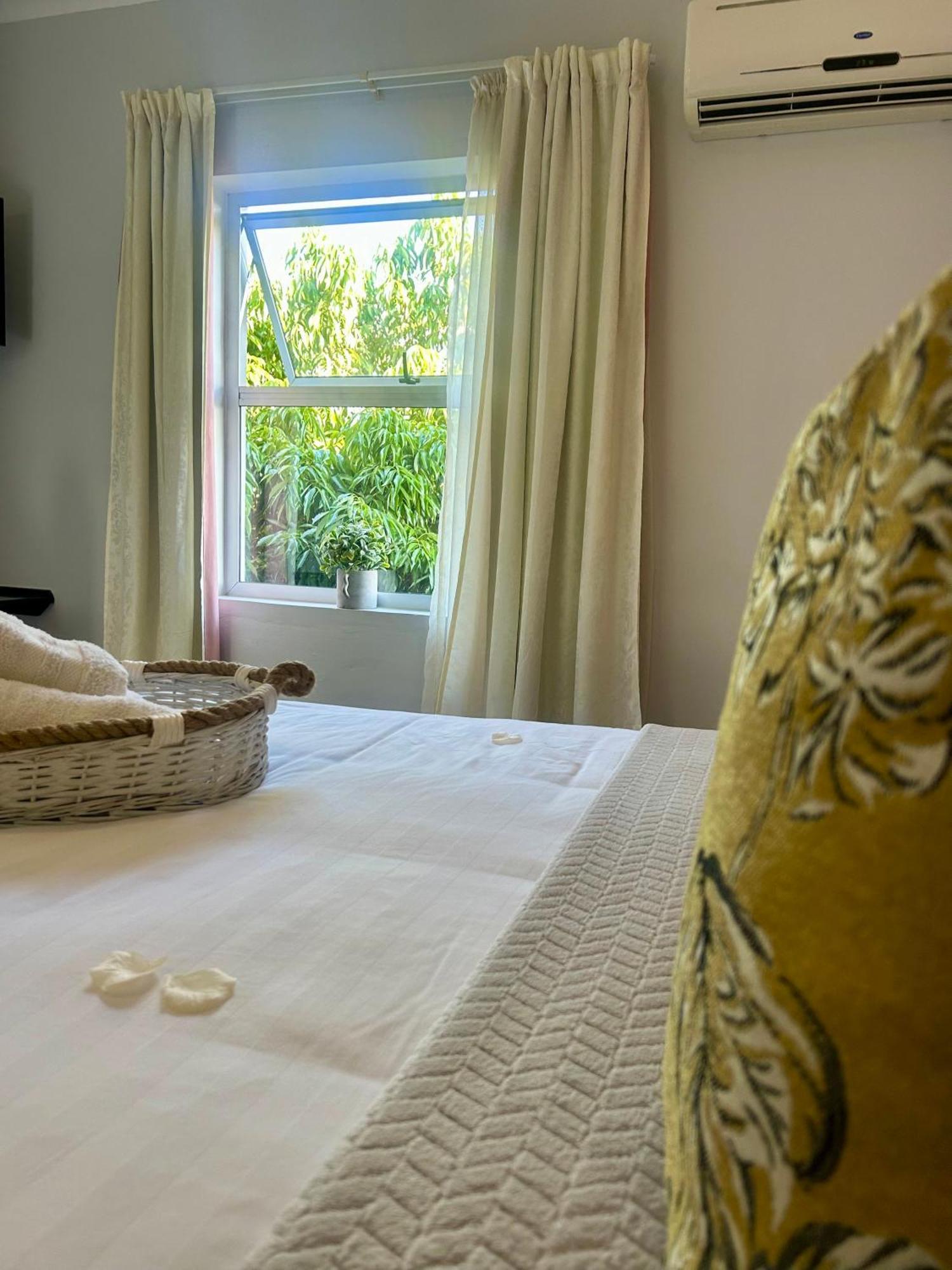 Skyfly Bed & Breakfast Manzini Ngoại thất bức ảnh